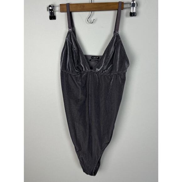 UO Out From Under Shayla Velvet Plunging Bodysuit Size Medium Gray Grey Women’s - Picture 1 of 9